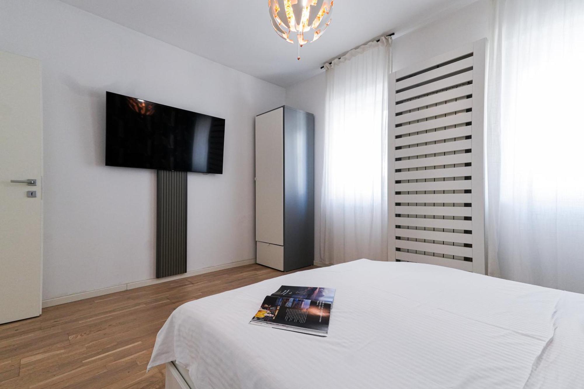 Maria - Modern Apartment With Parking And Workspace Бухарест Екстер'єр фото